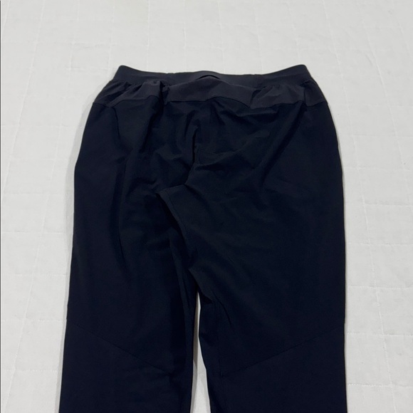 Lululemon Switch Up Pants - Picture 6 of 12
